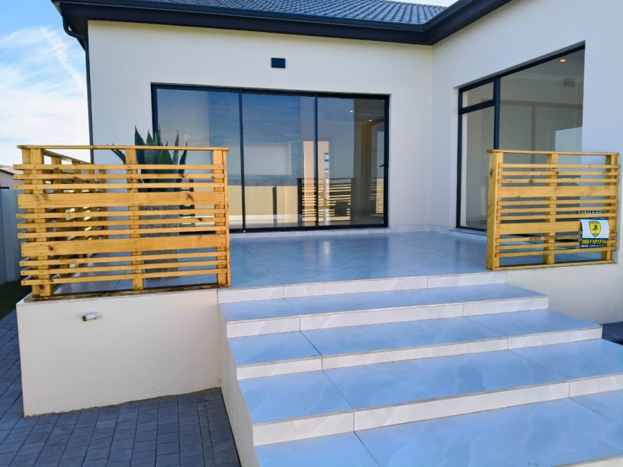 4 Bedroom Property for Sale in Fountains Estate Eastern Cape
